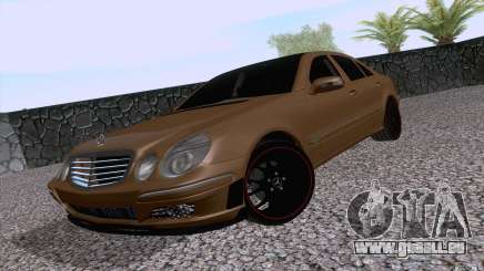 Mercedes-Benz E55 AMG pour GTA San Andreas