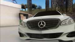 Mercedes-Benz W212 AMG v2.0 pour GTA San Andreas
