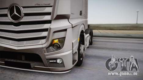 Mercedes-Benz Actros Mp4 6x2 v2.0 Steamspace pour GTA San Andreas