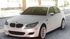 BMW M5 E60 Sedan White pour GTA San Andreas